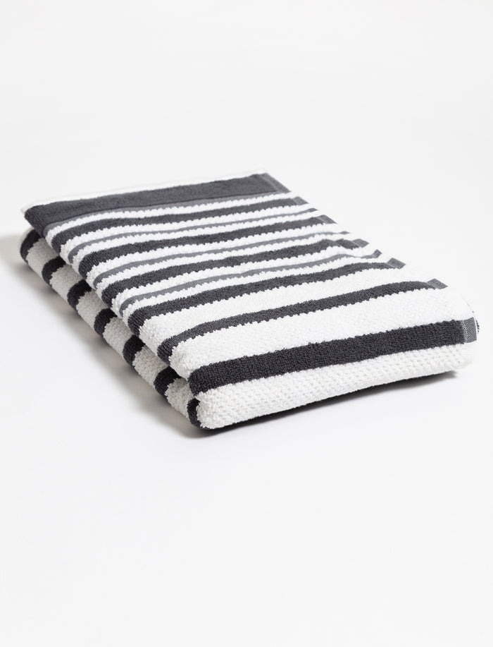 Drap de bain à rayures texturées
