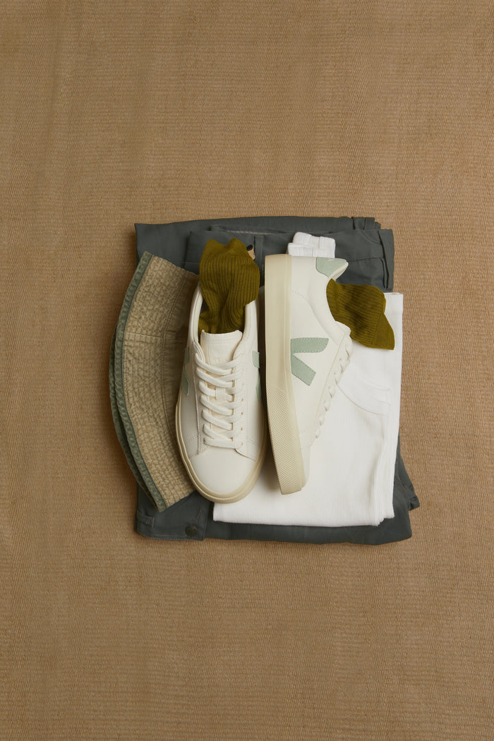 Veja Campo Leather