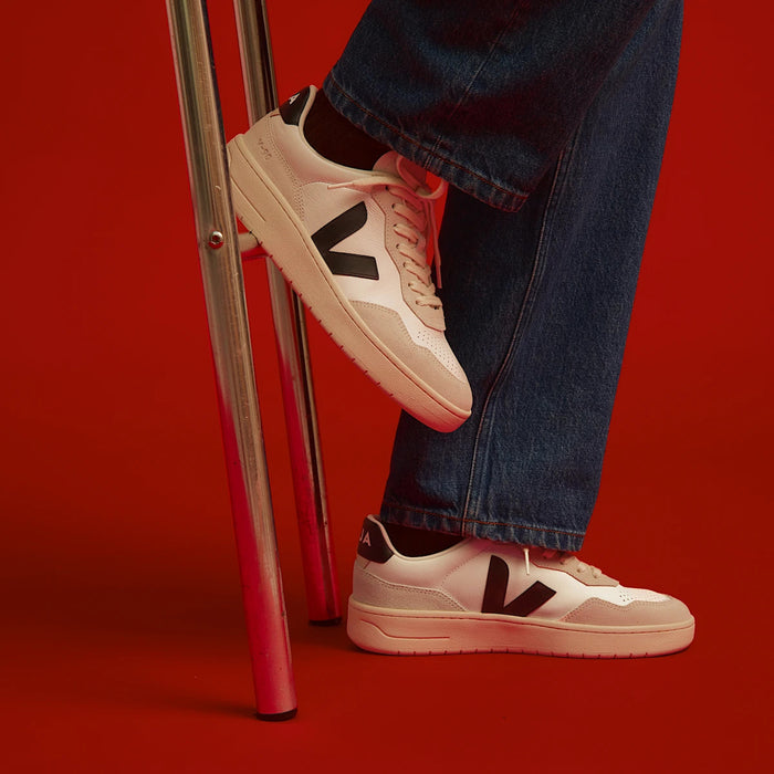 Veja V-90 Leather