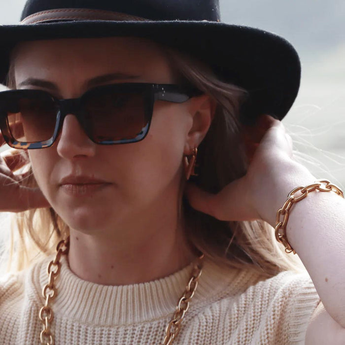 Pamu Vera Gold Earrings | Koop.co.nz