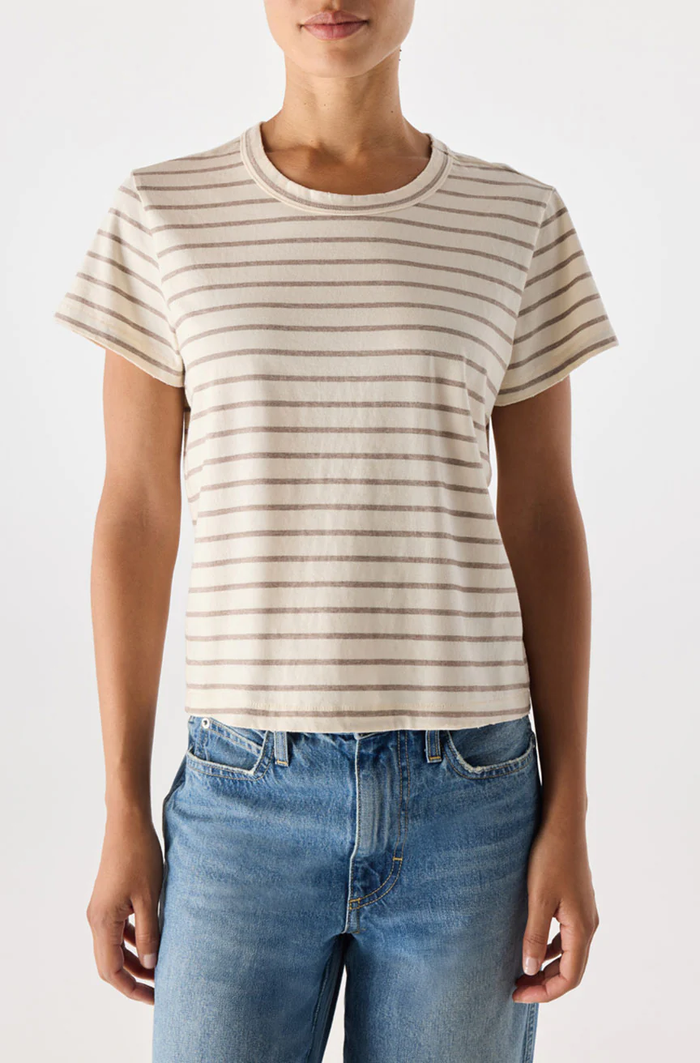 Amo Lovey Tee