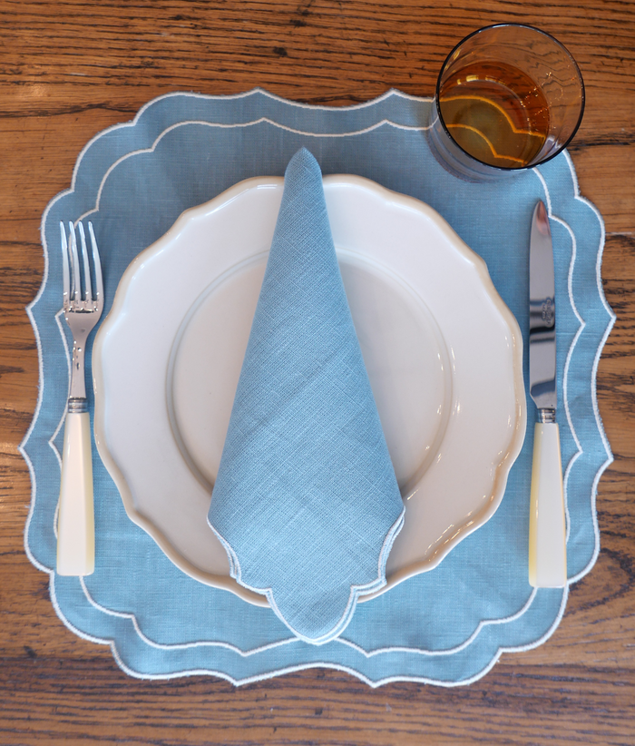 Angelina Linen Napkins in White / Blue Mirage by La Gallina Matta — Set of 4