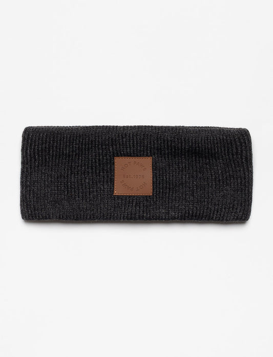 Bandeau tricoté avec écusson en cuir