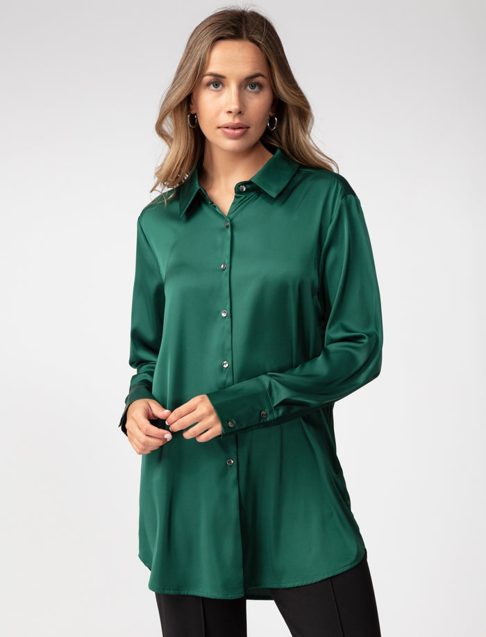 Blouse longue satinée
