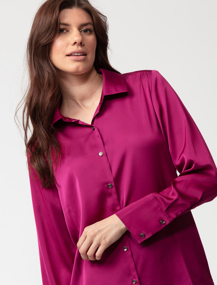 Blouse longue satinée
