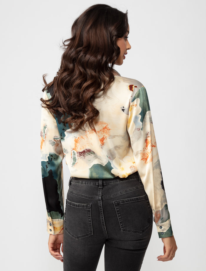 Blouse satinée à manches longues