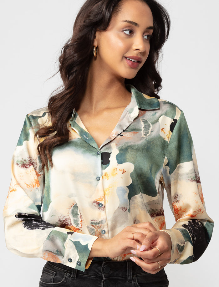 Blouse satinée à manches longues