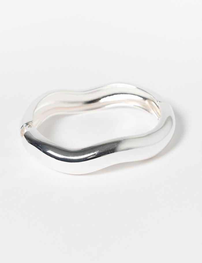 Bracelet rigide à forme ondulée
