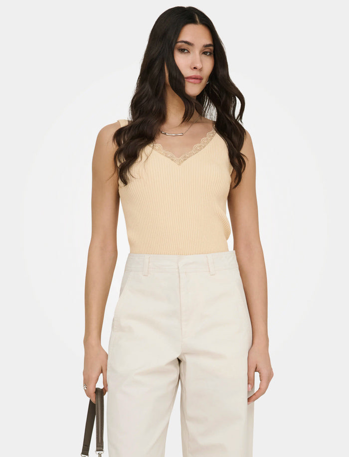 Camisole à dentelle