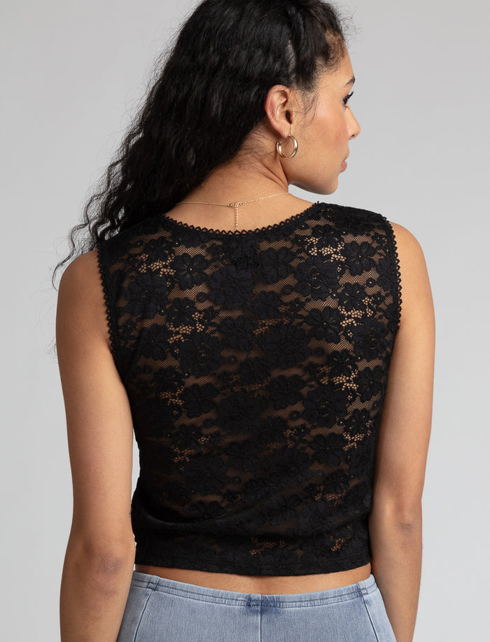 Camisole courte à dentelle