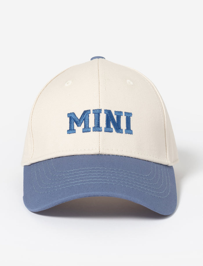 Casquette avec broderie “Mini”