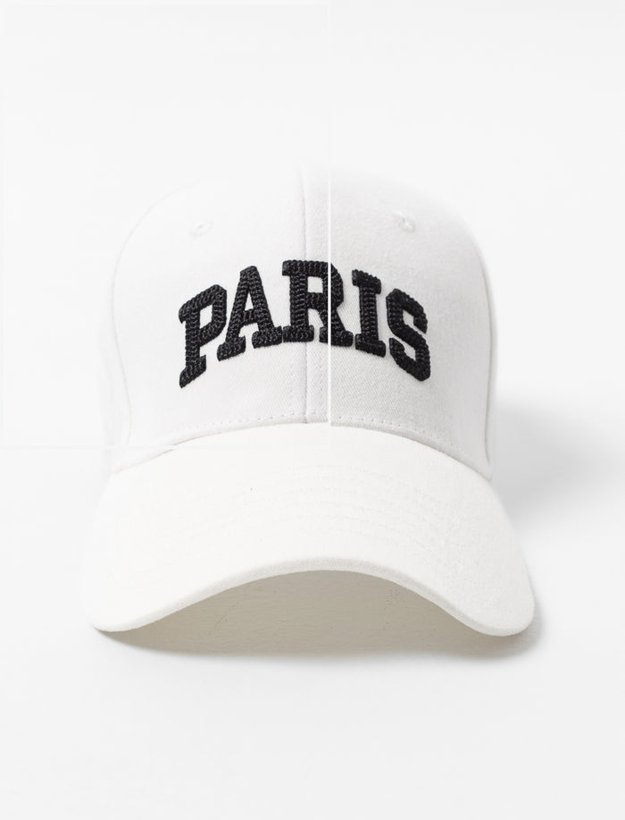 Casquette avec broderie