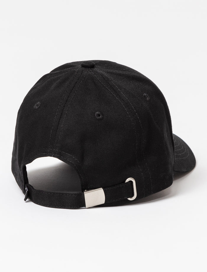 Casquette avec broderie