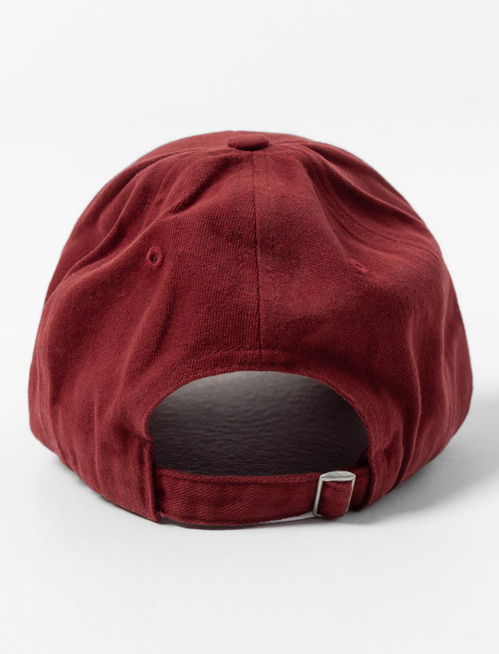 Casquette avec broderie