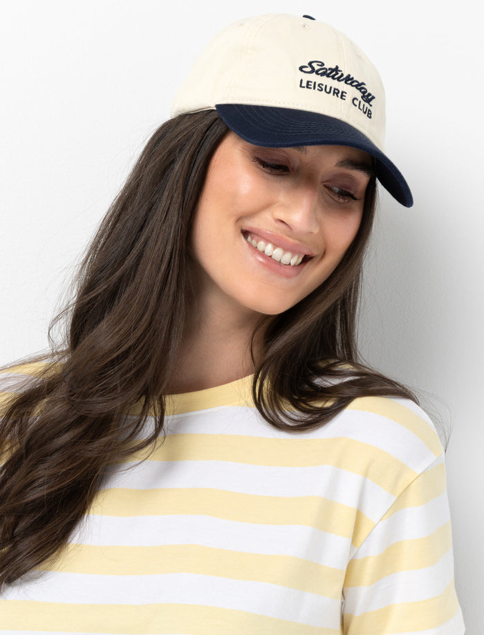 Casquette avec broderie