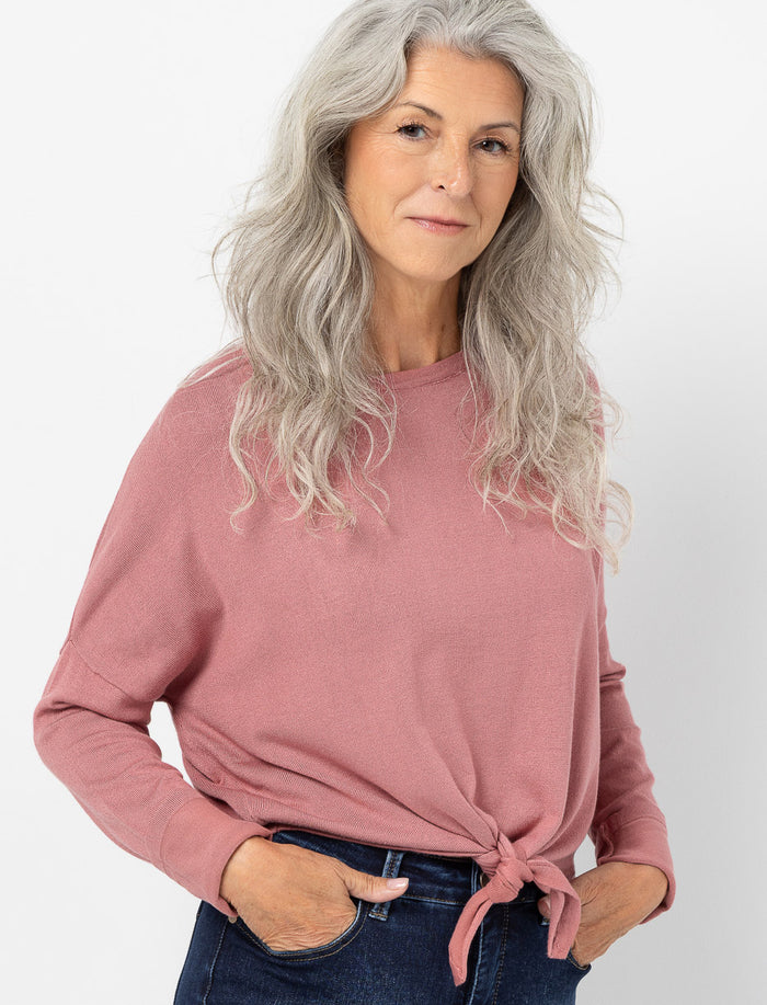 Chandail en tricot avec noeud