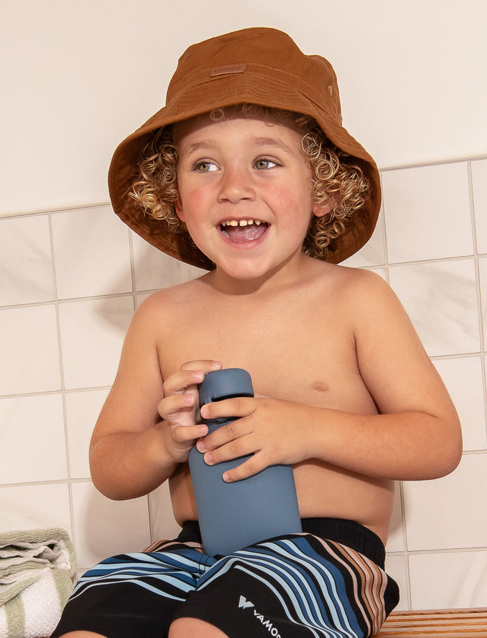 Chapeau cloche à cordon ajustable