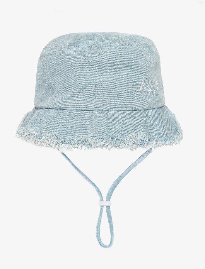 Chapeau de soleil effiloché