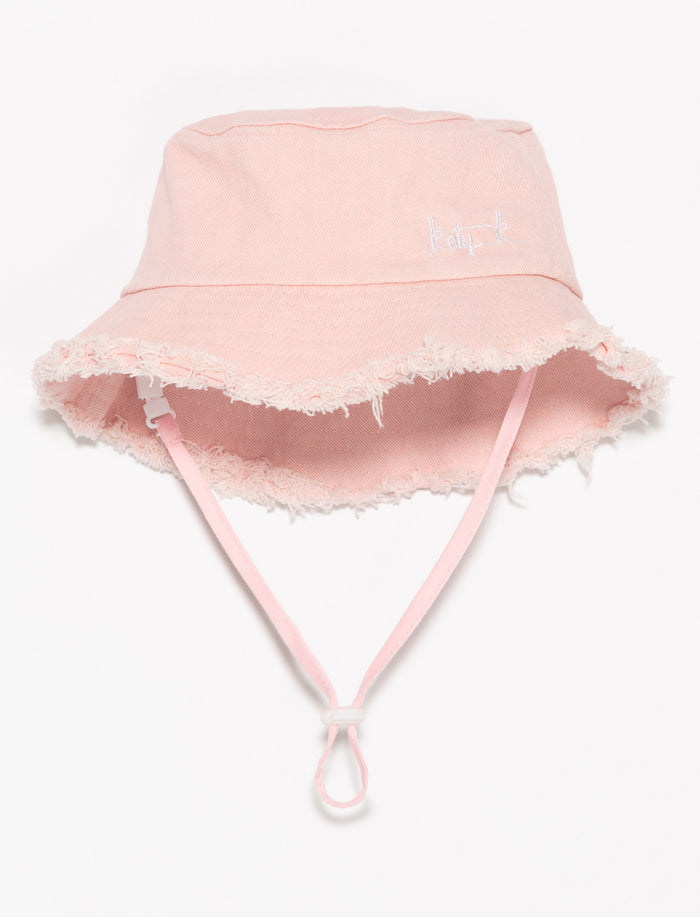Chapeau de soleil effiloché
