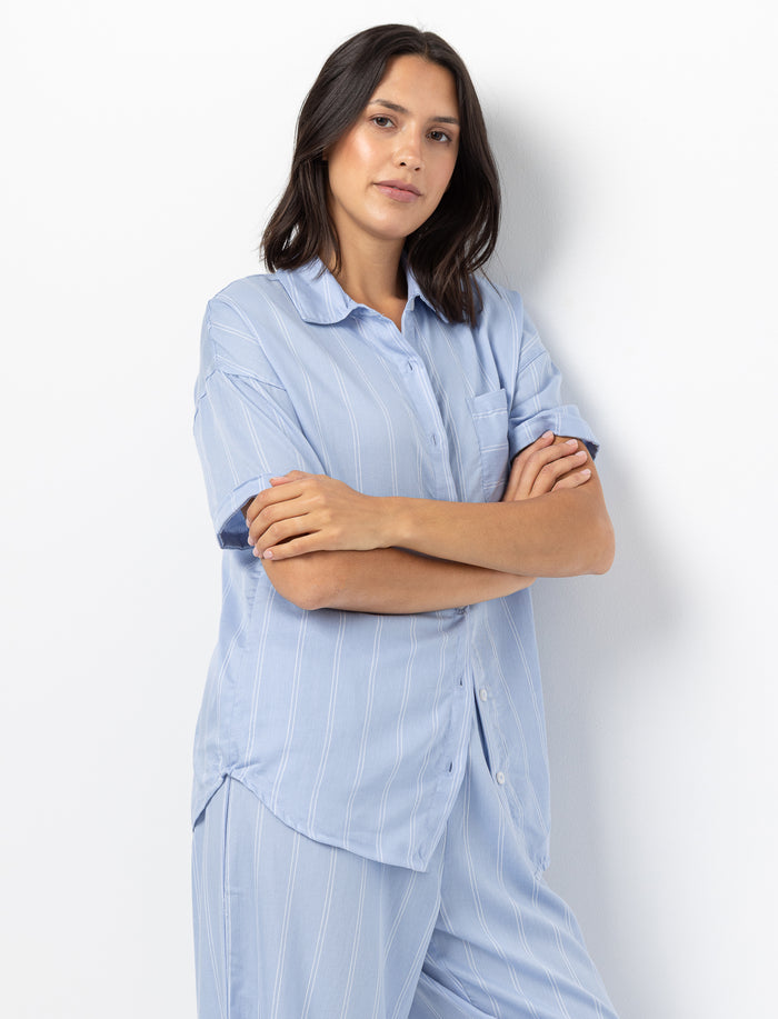 Chemise de nuit rayée à manches courtes