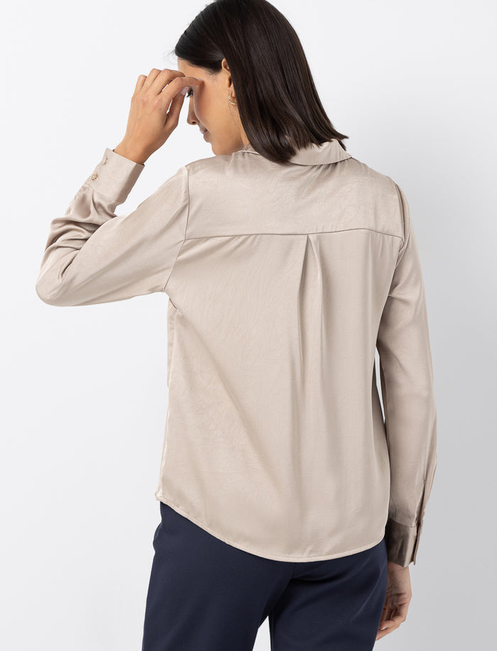 Chemise satinée à col chemisier
