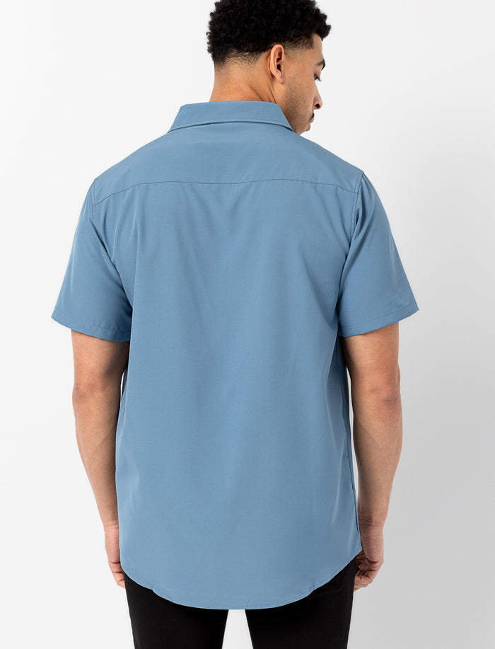 Chemise uni essentielle