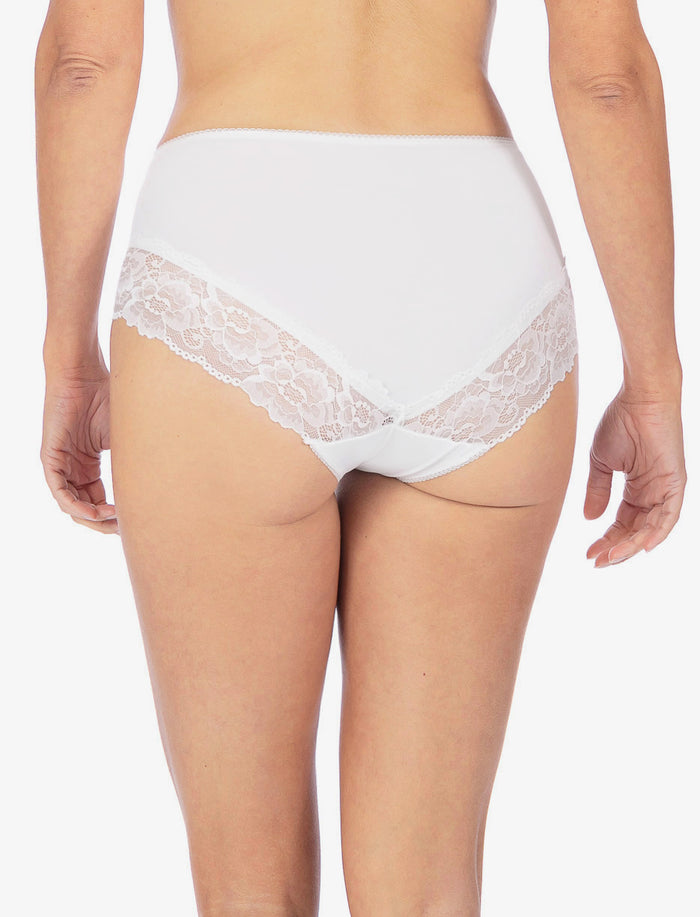 Culotte classique à dentelle