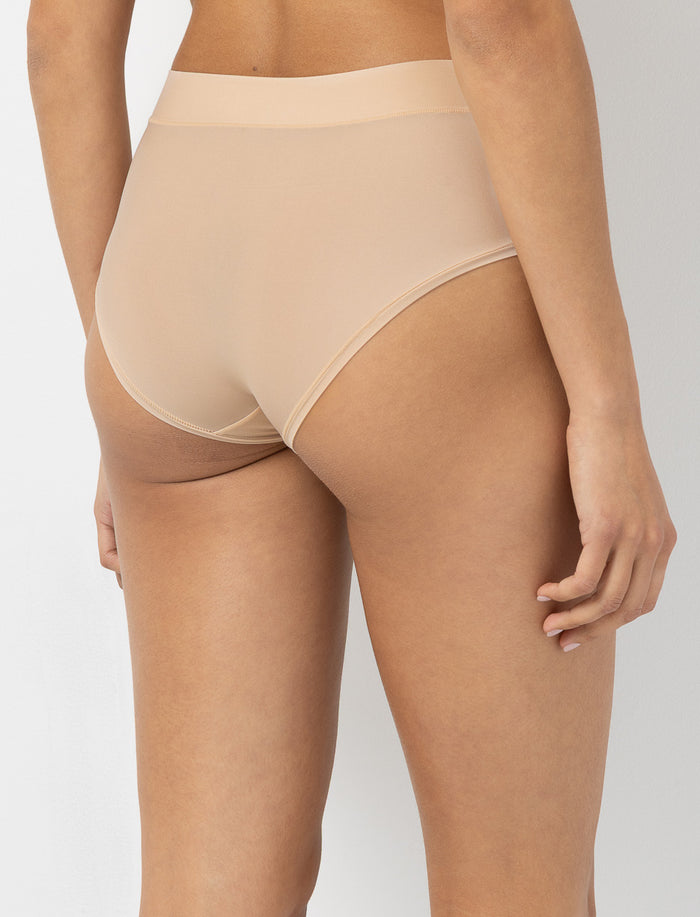 Culotte régulière avec découpe en V