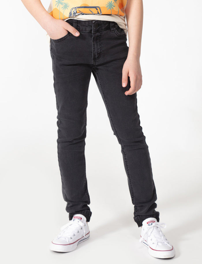 Jean étroit à taille haute