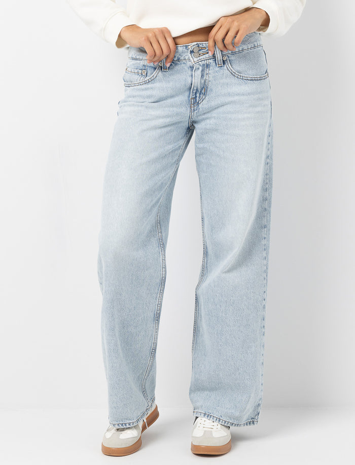 Jean jambe droite à taille basse pour femme