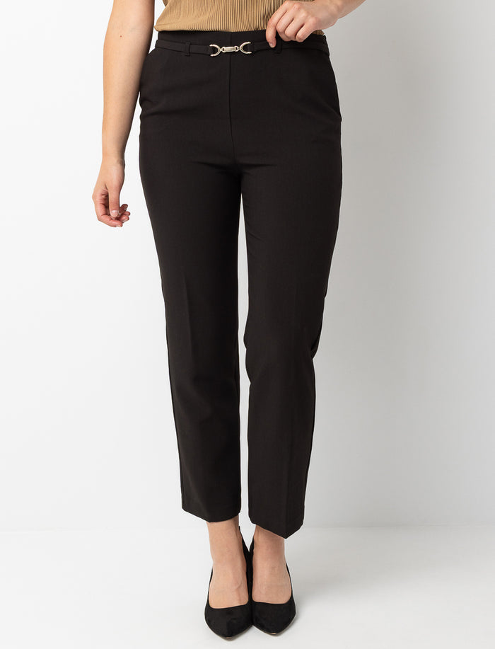 Pantalon à jambe droite et détail de ceinture