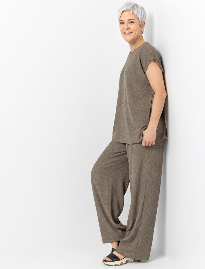 Pantalon texturé à jambes larges