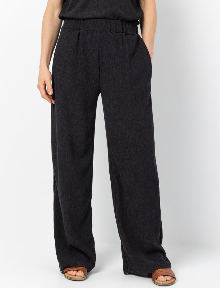 Pantalon texturé à jambes larges