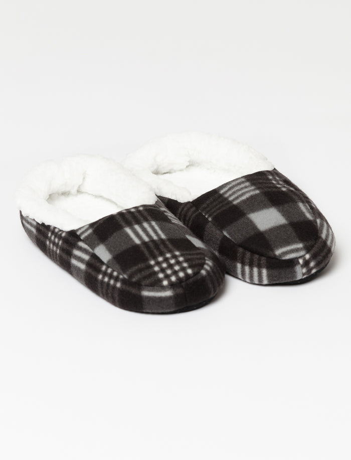 Pantoufles à carreaux doublées en sherpa