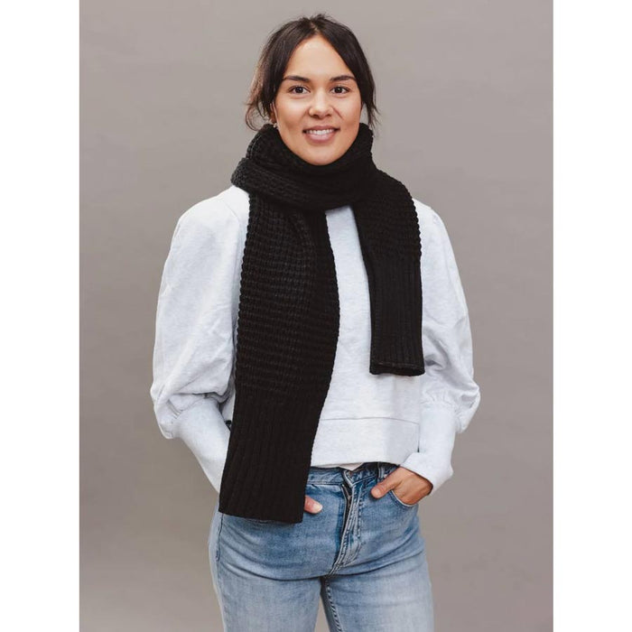 Hello Friday Pippa Waffle Knit Scarf – Black | Koop.co.nz