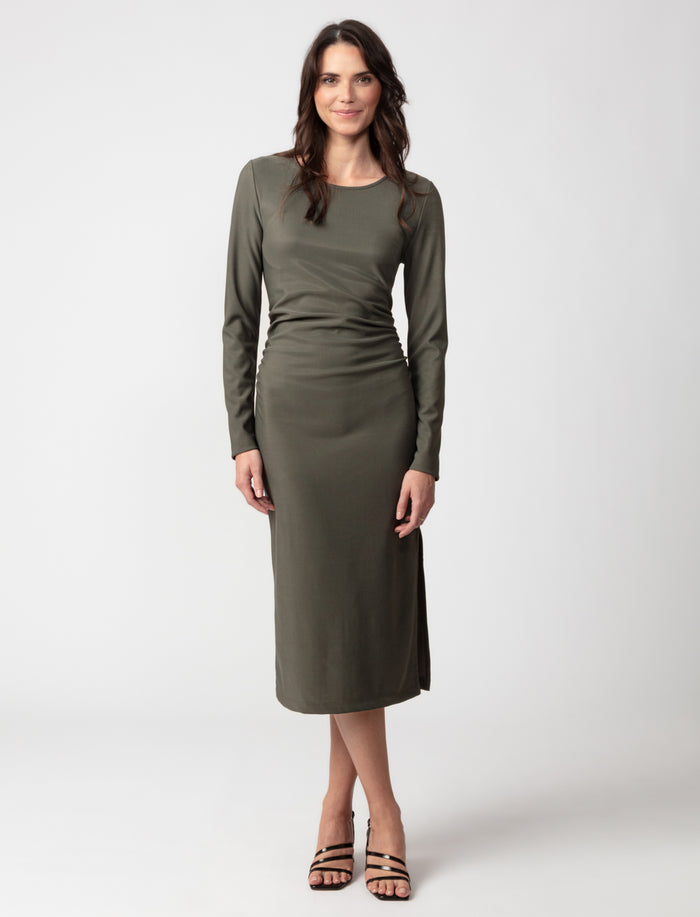 Robe ajustée à manches longues