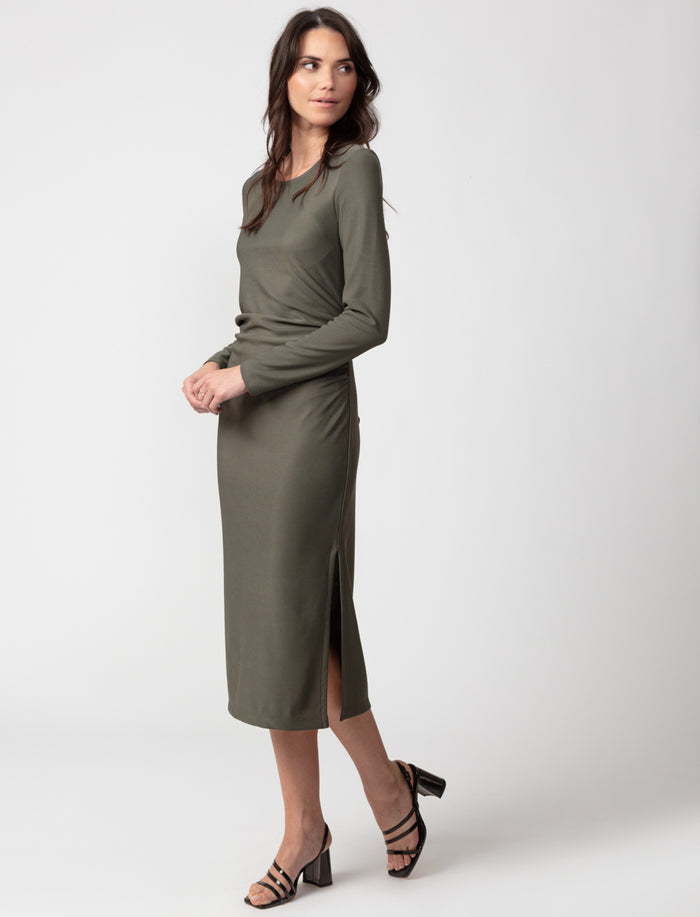 Robe ajustée à manches longues