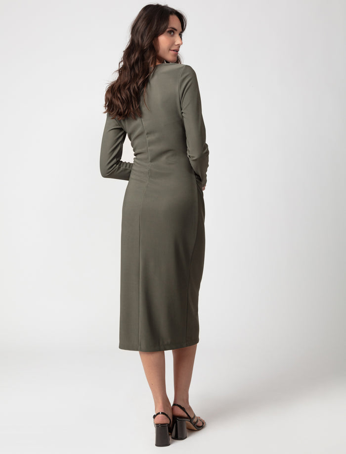 Robe ajustée à manches longues