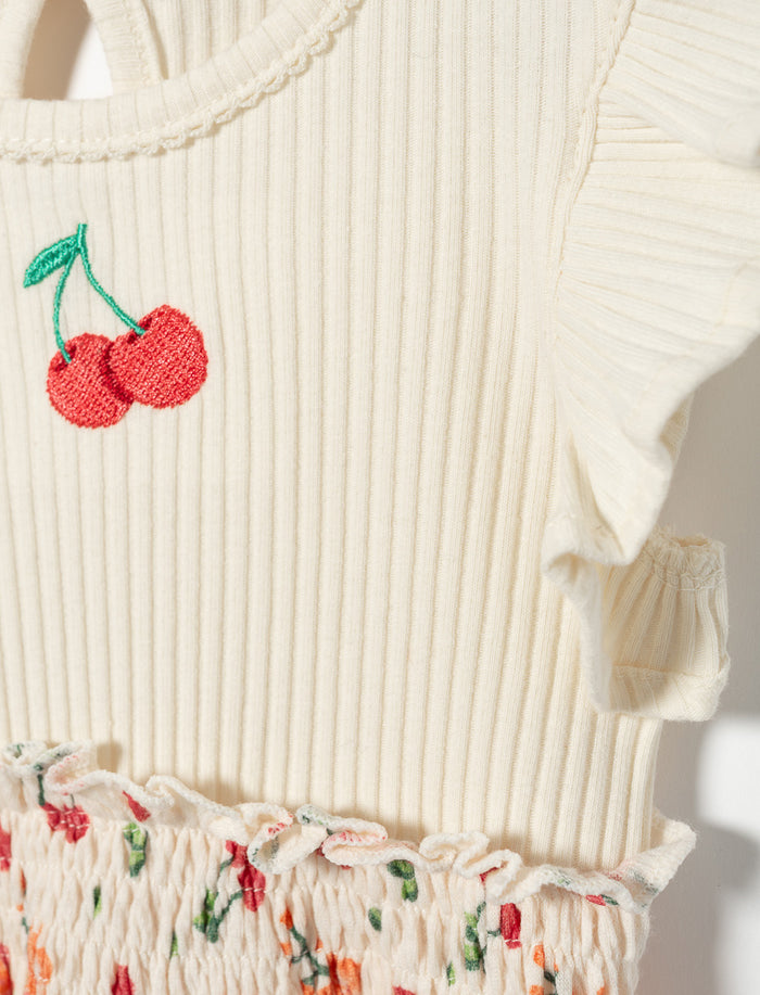 Robe avec manches à volants
