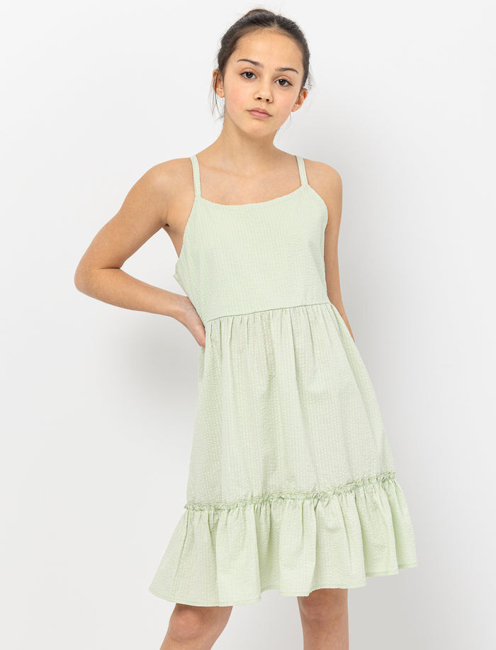 Robe chic en tissu froissé uni