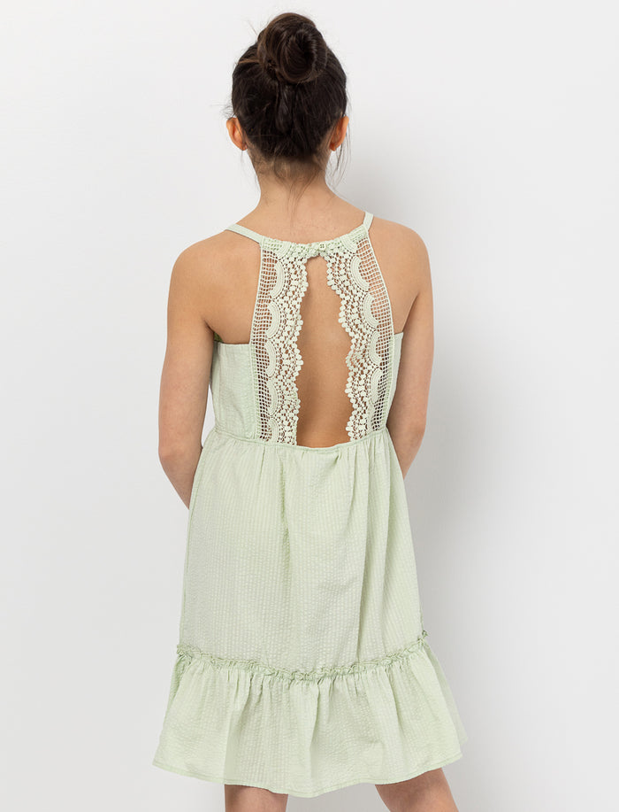 Robe chic en tissu froissé uni