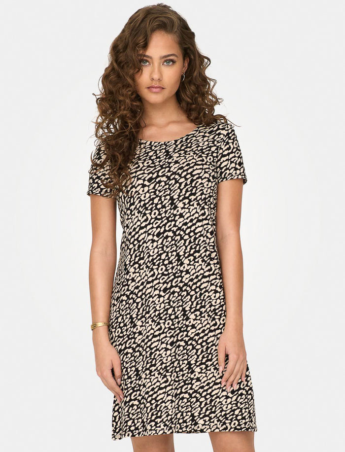 Robe courte à détails croisés
