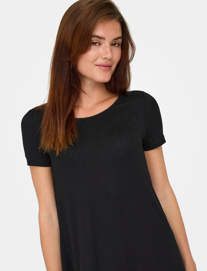 Robe courte à détails croisés