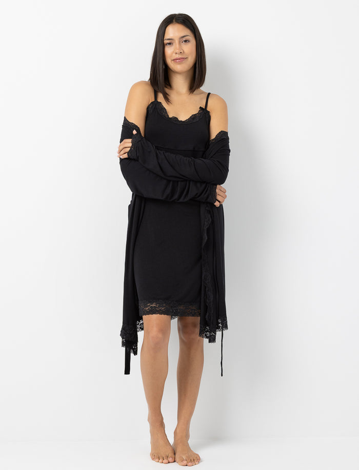 Robe de chambre légère à dentelle