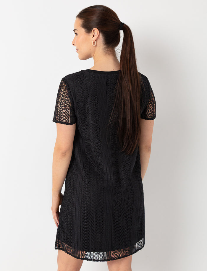 Robe en crochet à manches courtes