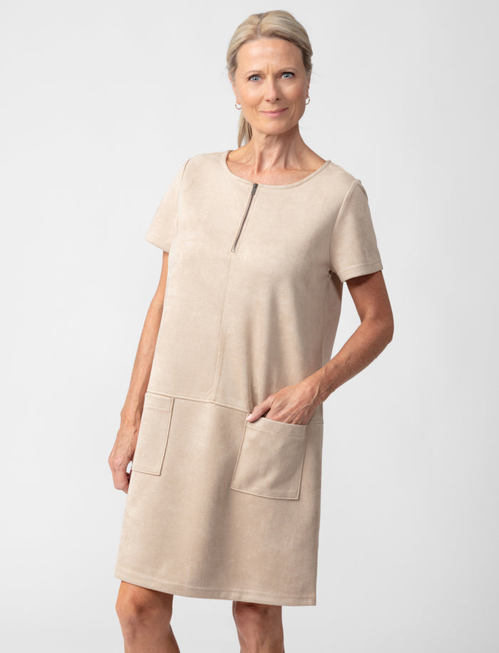 Robe en faux suède à col zippé