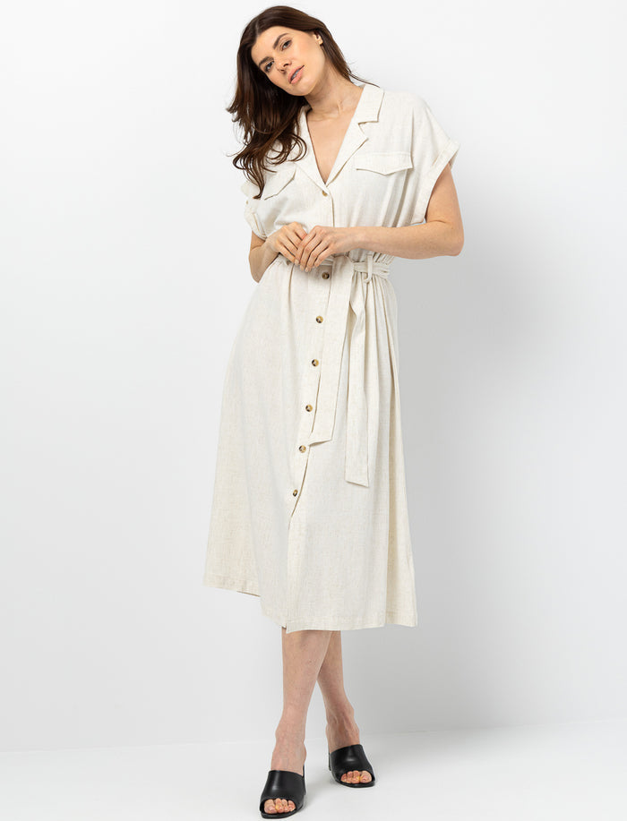 Robe en lin avec ceinture nouable