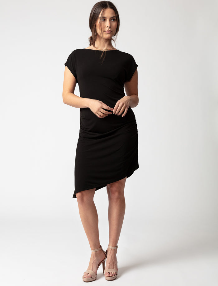 Robe froncée asymétrique