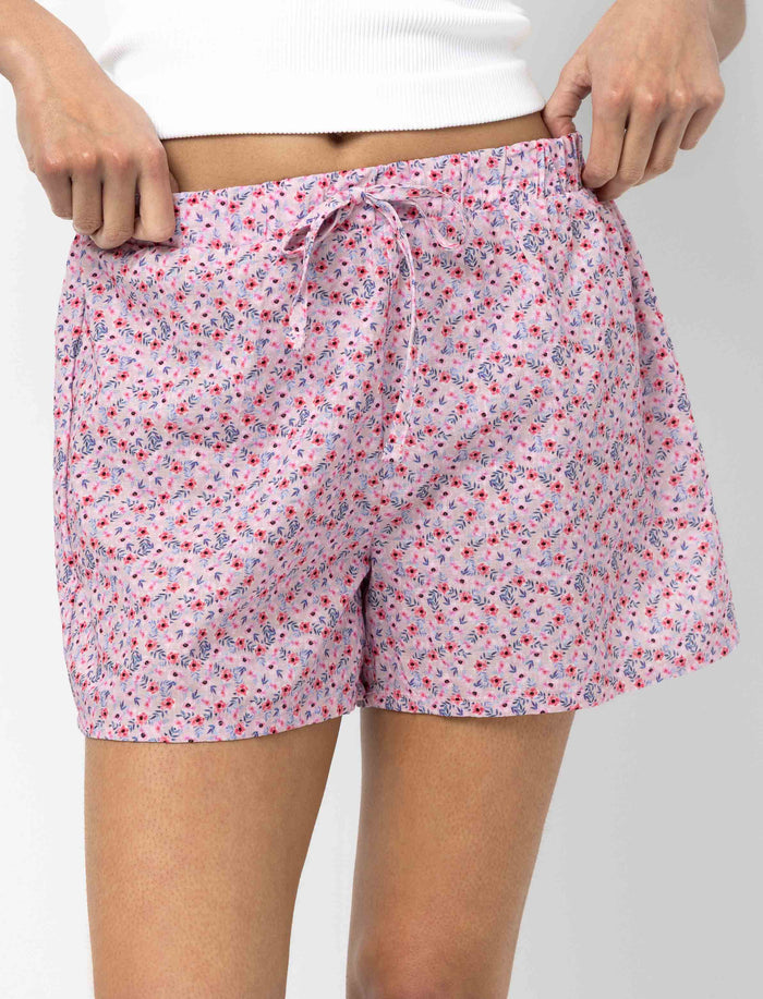 Short à taille élastique et motif fleuri