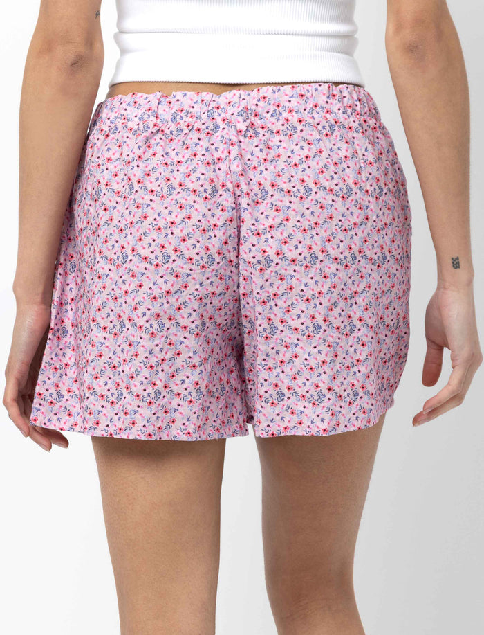 Short à taille élastique et motif fleuri